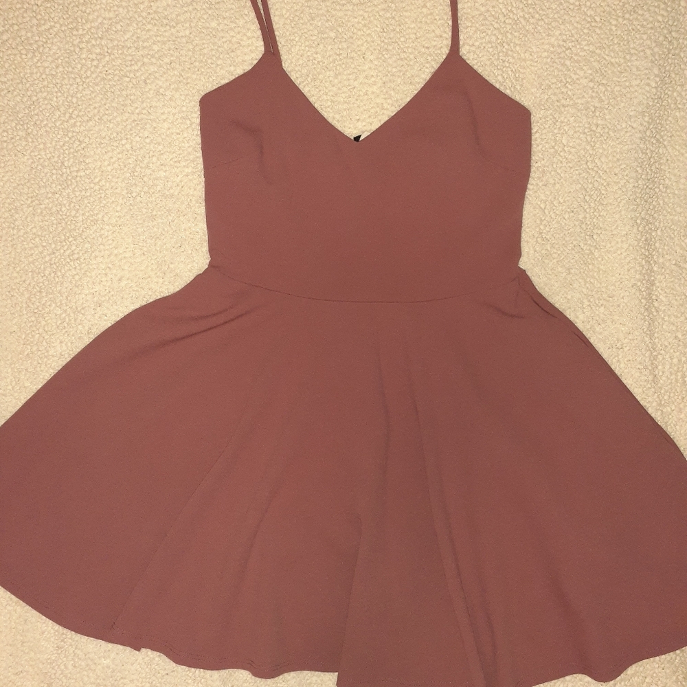 Mauve Windsor Dress. Size Large